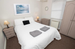 Kingfisher - Two-Bed Apartment in The Beautiful Old Town